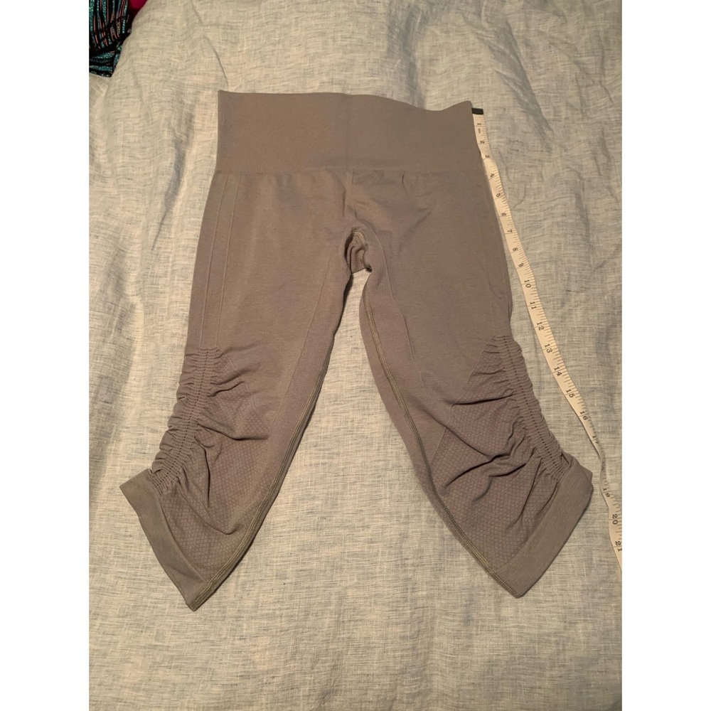 Lululemon gray leggings size 6